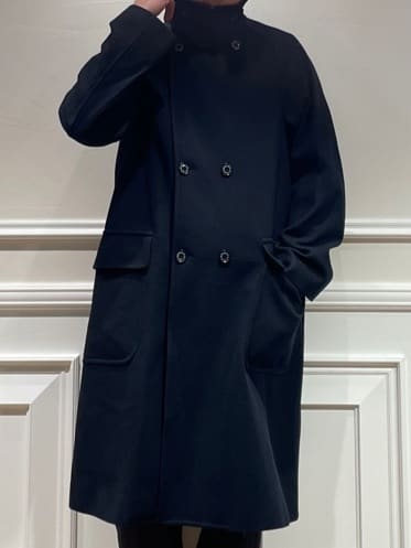 橋本さんの「DRESSTERIOR｜オックスフォード ラウンドカラーシャツ」を使ったコーディネート