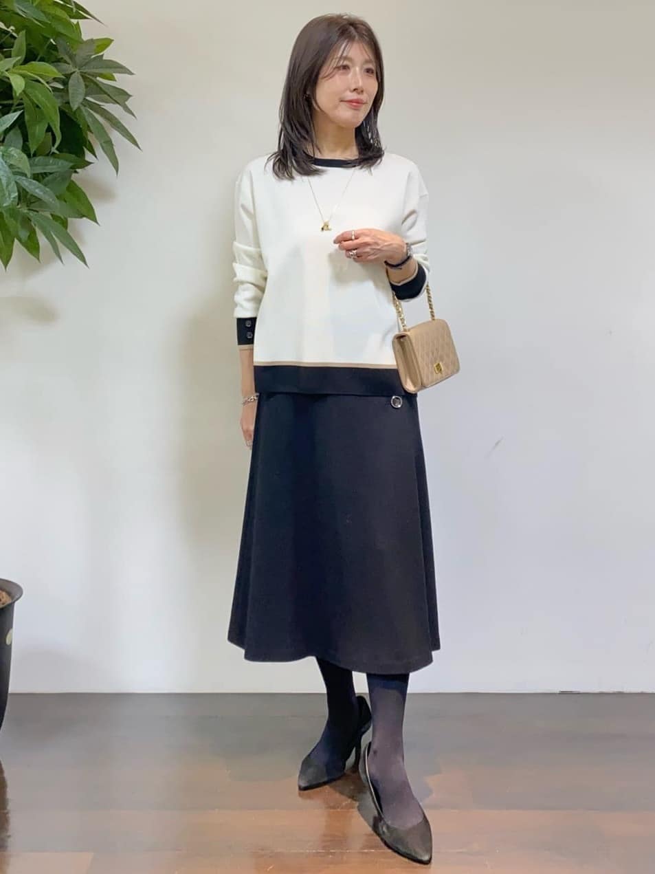 tomoさんの「UNTITLED｜【トレンド／ギフト】ファー＆ポーチチャーム」を使ったコーディネート