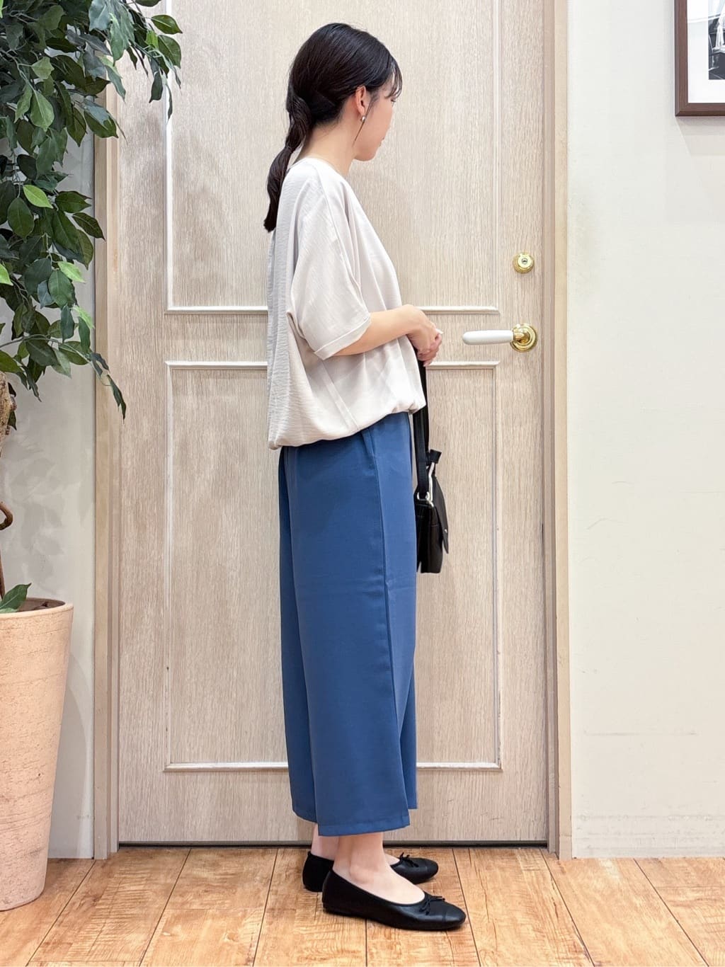 なみさんの「SHOO･LA･RUE｜【洗濯後しわになりにくい】さらっとタッチの 5分袖ドルマンブラウス」を使ったコーディネート