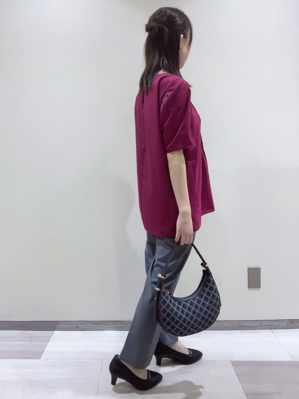 yukaさんの「Reflect｜【すっきり見え！長め丈】ピンタックデザインチュニックブラウス」を使ったコーディネート