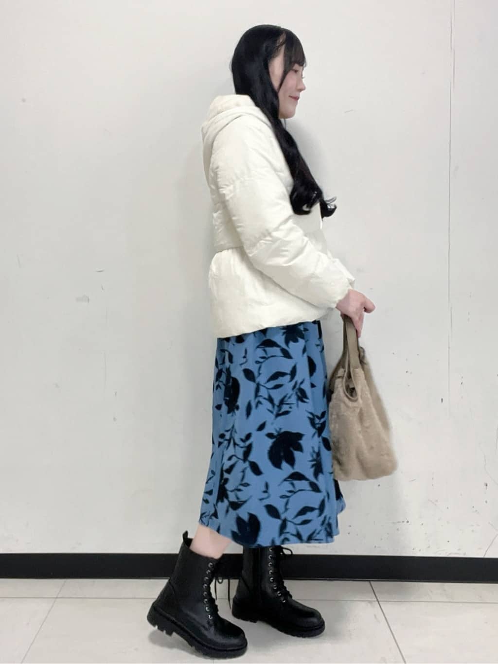 Hitomiさんの「index｜KAWADAダウンペプラムショートコート【撥水／洗濯機OK／静電気防止裏地】」を使ったコーディネート
