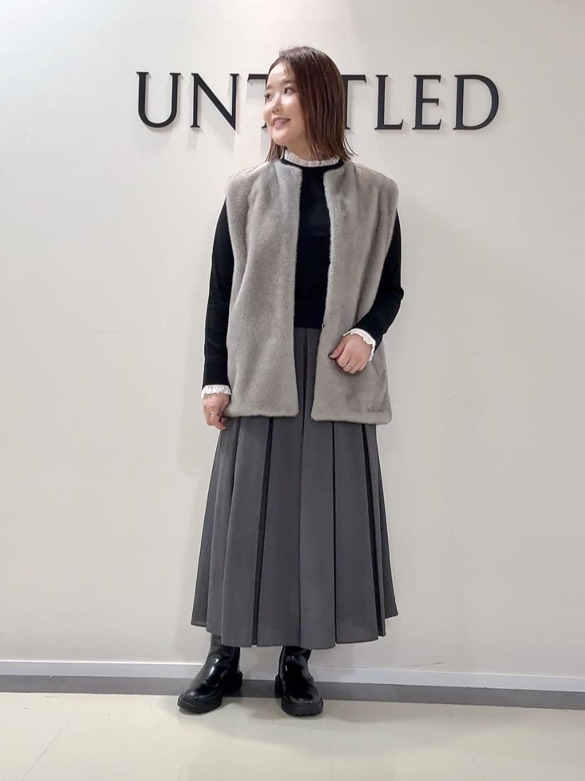 YUIさんの「UNTITLED｜【トレンド/ジレ】フェイクファーベスト」を使ったコーディネート