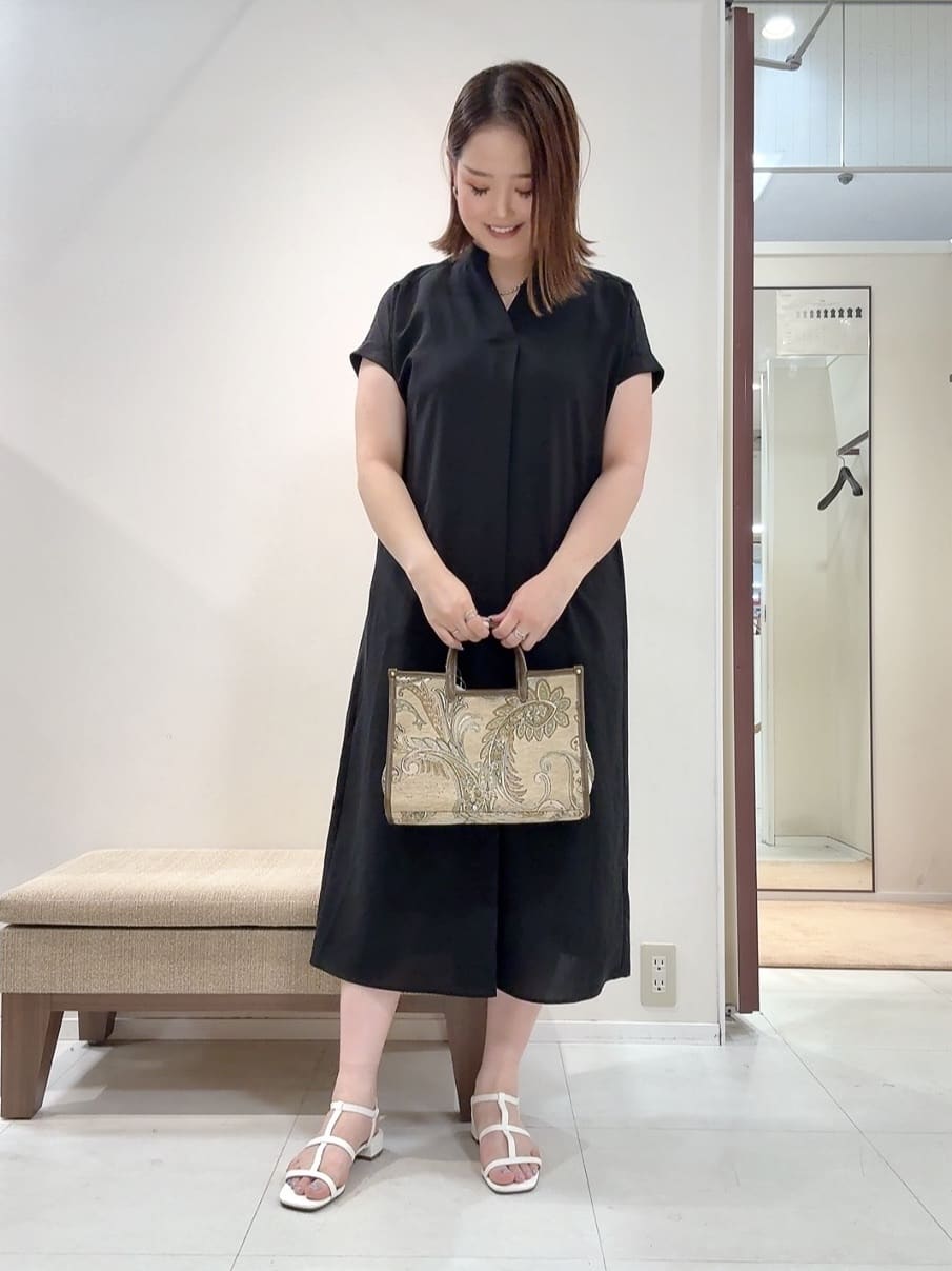 YUIさんの「UNTITLED｜【UV/はっ水】リラククールワンピース」を使ったコーディネート