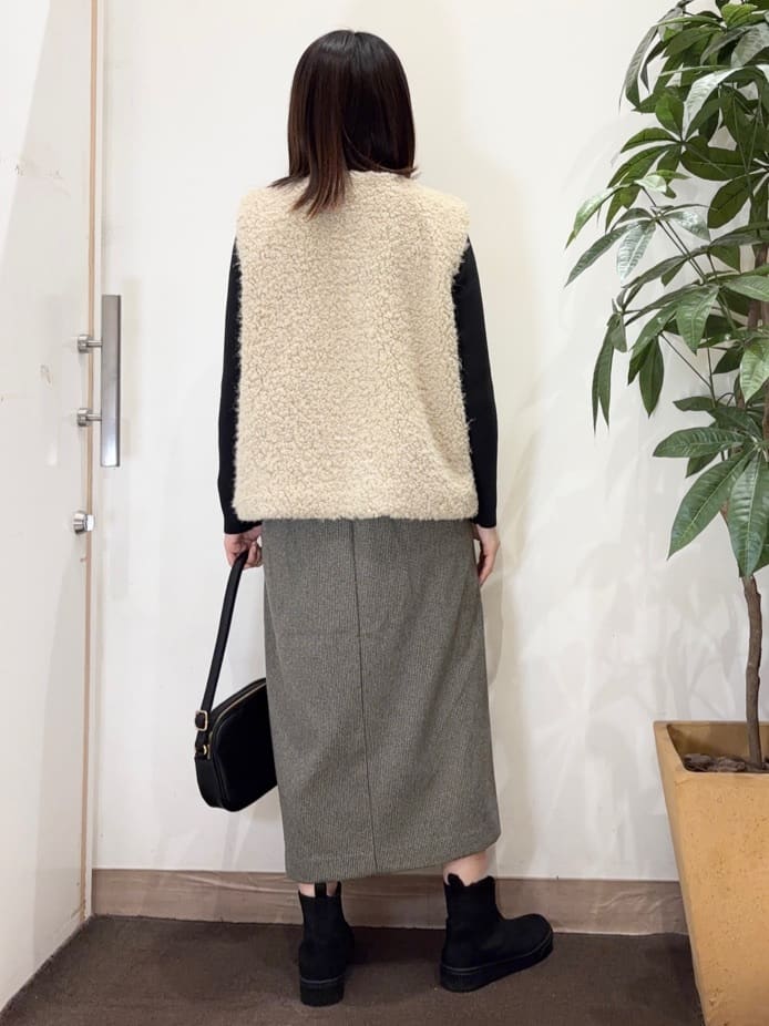 宗形さんの「SHOO･LA･RUE｜ふわふわファーベスト」を使ったコーディネート