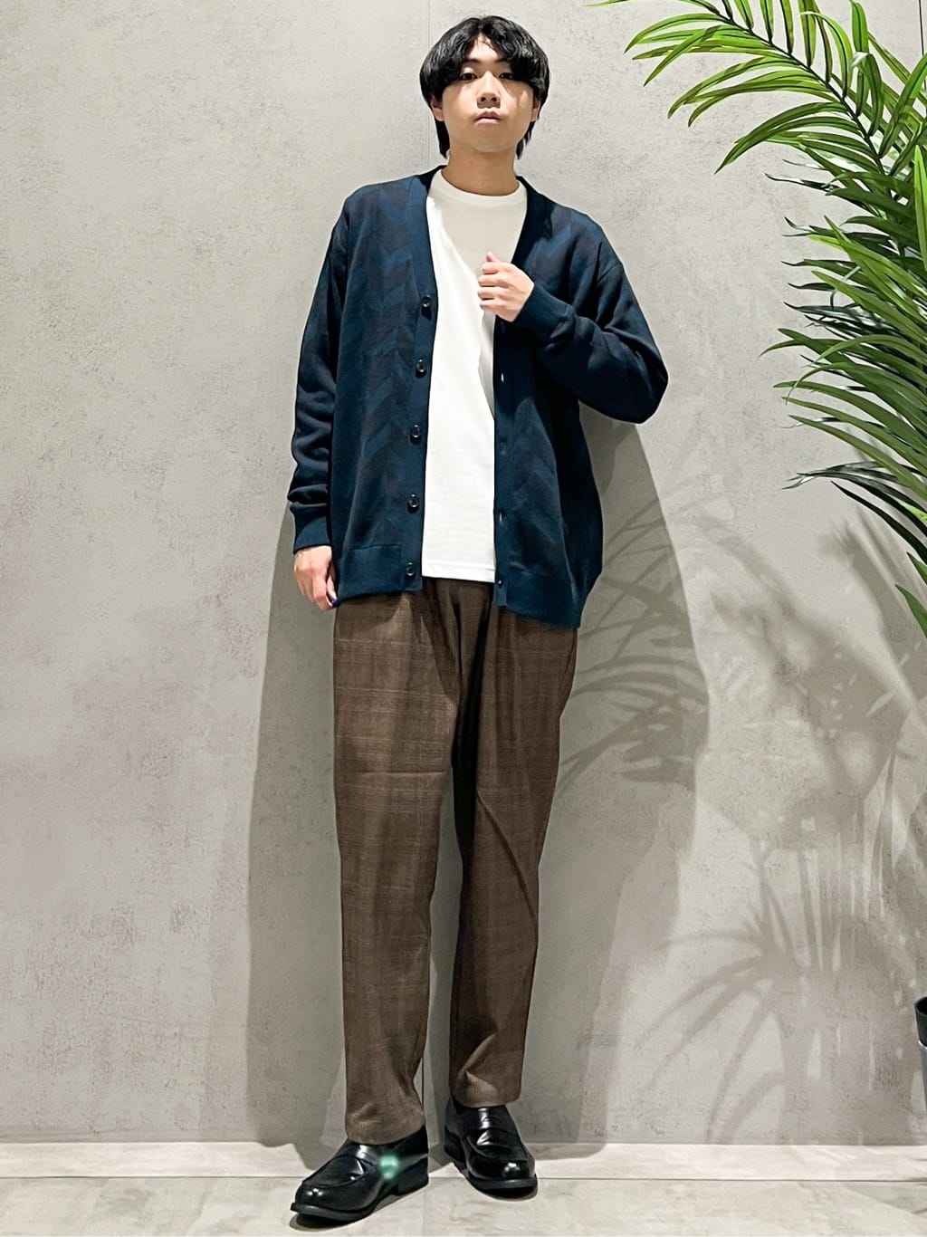 SHI-MAさんの「THE SHOP TK｜ヘリンボンニットカーディガン」を使ったコーディネート