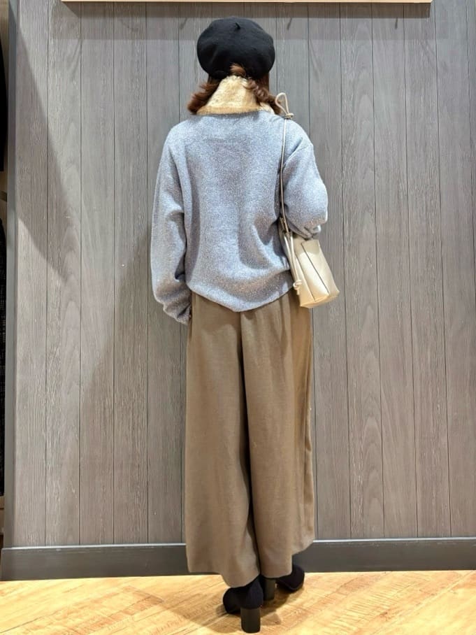 meiさんの「SHOO･LA･RUE｜【S-LL】きらっと華やぐ　大人のスパンコールニット」を使ったコーディネート