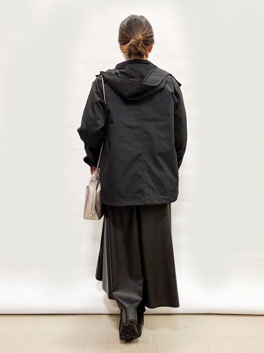 bulさんの「SHOO･LA･RUE｜【2点セット/7分袖】大人のきれい見え お袖タック入りアクセ付きトップス」を使ったコーディネート