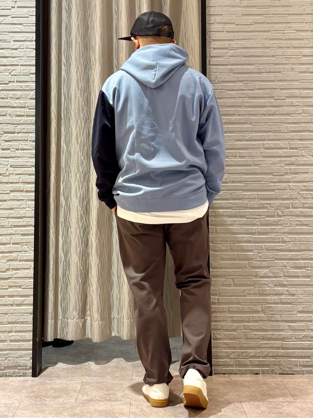 Pーyamaさんの「THE SHOP TK｜【一枚で着映える】ポンチブロッキングパーカ 洗濯機OK」を使ったコーディネート