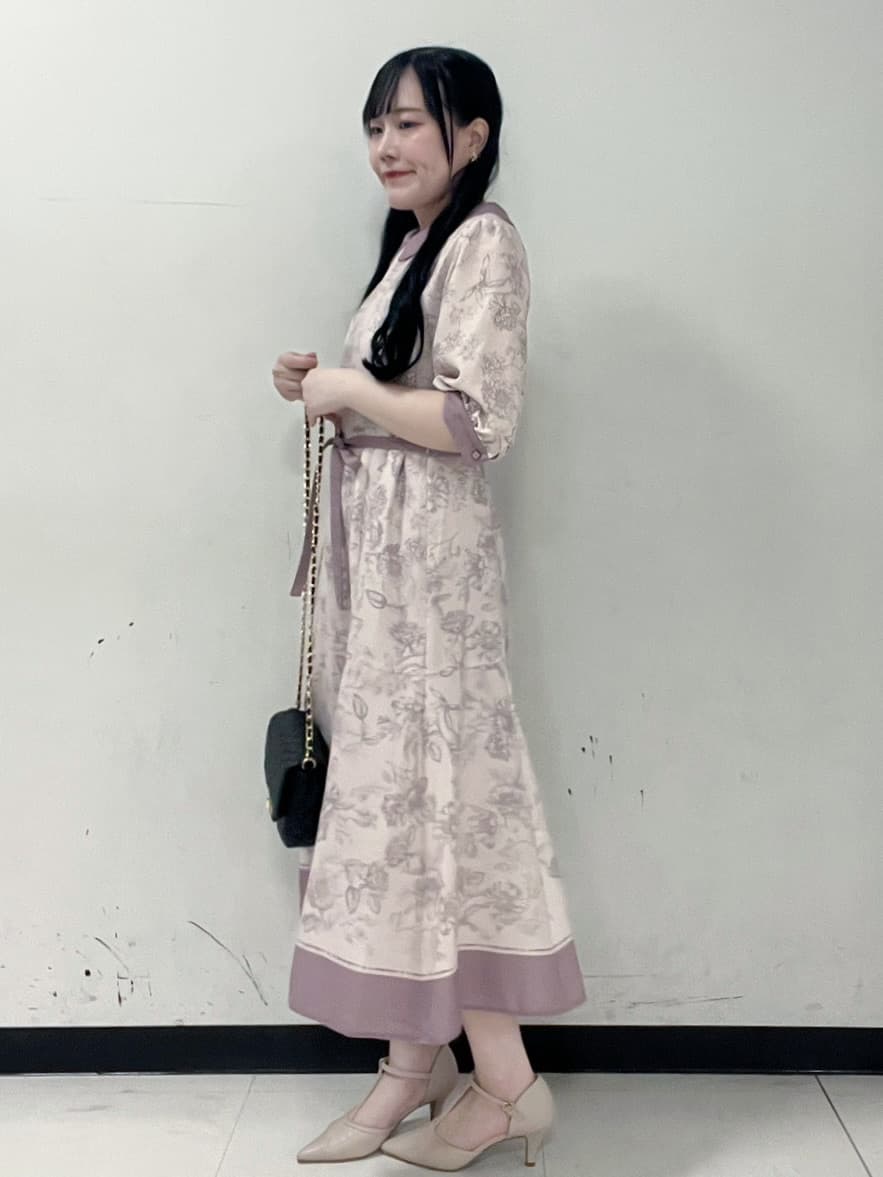 Hitomiさんの「index｜2WAY パネルフラワーバイカラーワンピース【洗濯機洗い可／イージーアイロン】」を使ったコーディネート