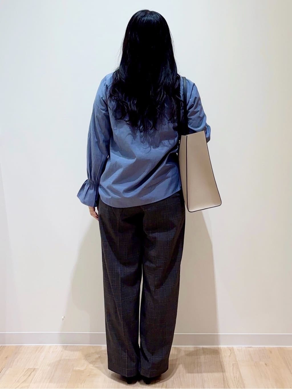 minamiさんの「grove｜フリルカラーリボンブラウス」を使ったコーディネート