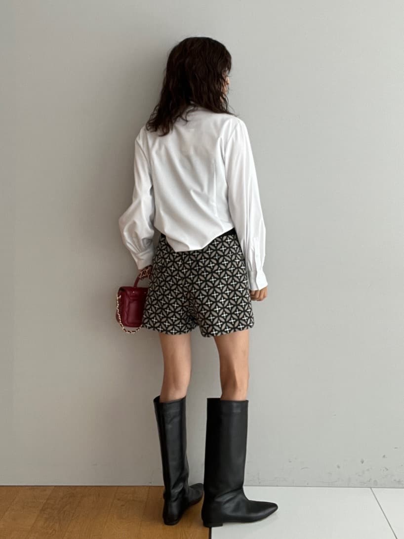 misaさんの「DRESSTERIOR｜オーバーラップサークルショートパンツ」を使ったコーディネート