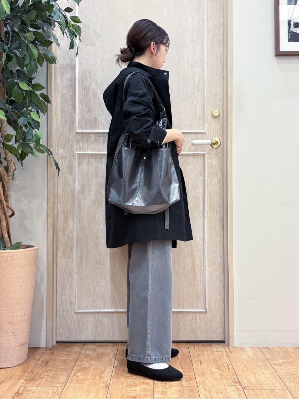 なみさんの「SHOO･LA･RUE｜グラフィックアソート ベーシックロンT」を使ったコーディネート