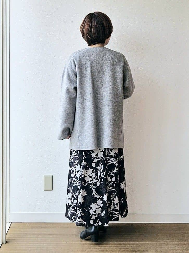 やじまさんの「UNTITLED｜【ミディ丈/軽やか】セミラグランリバー コート」を使ったコーディネート
