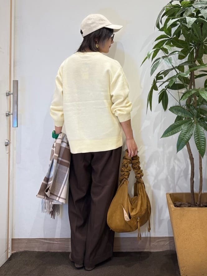 misakiさんの「SHOO･LA･RUE｜【洗濯機可/S-LL/セットアップ可】脚のラインをきれいに魅せる センタープレスワイドパンツ」を使ったコーディネート