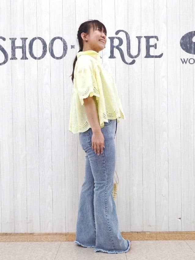 とろろさんの「SHOO･LA･RUE｜コーデの主役になる スカラップレースブラウス」を使ったコーディネート