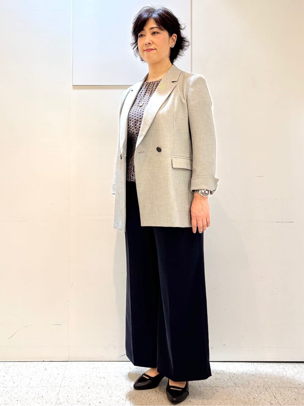 ヤスコさんの「Reflect｜【きちんと見え／セットアップ可／通勤におすすめ◎】ペプラムプリントブラウス」を使ったコーディネート
