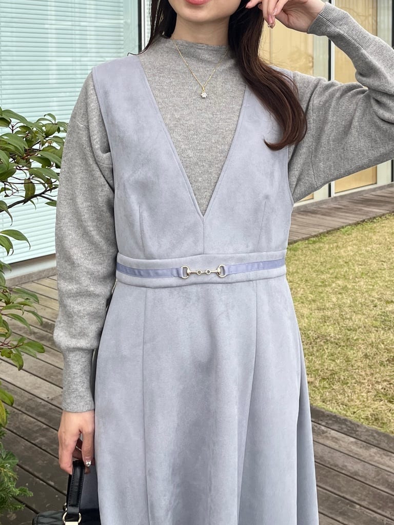 はばさんの「Couture brooch｜【ゆるふわ・通勤】リッシュアンゴラ バックパール調ニット」を使ったコーディネート