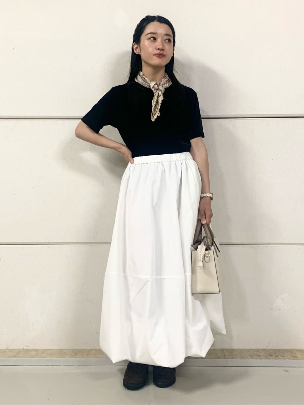 sahoさんの「THE SHOP TK｜シアーベロアカットソー【洗える】」を使ったコーディネート