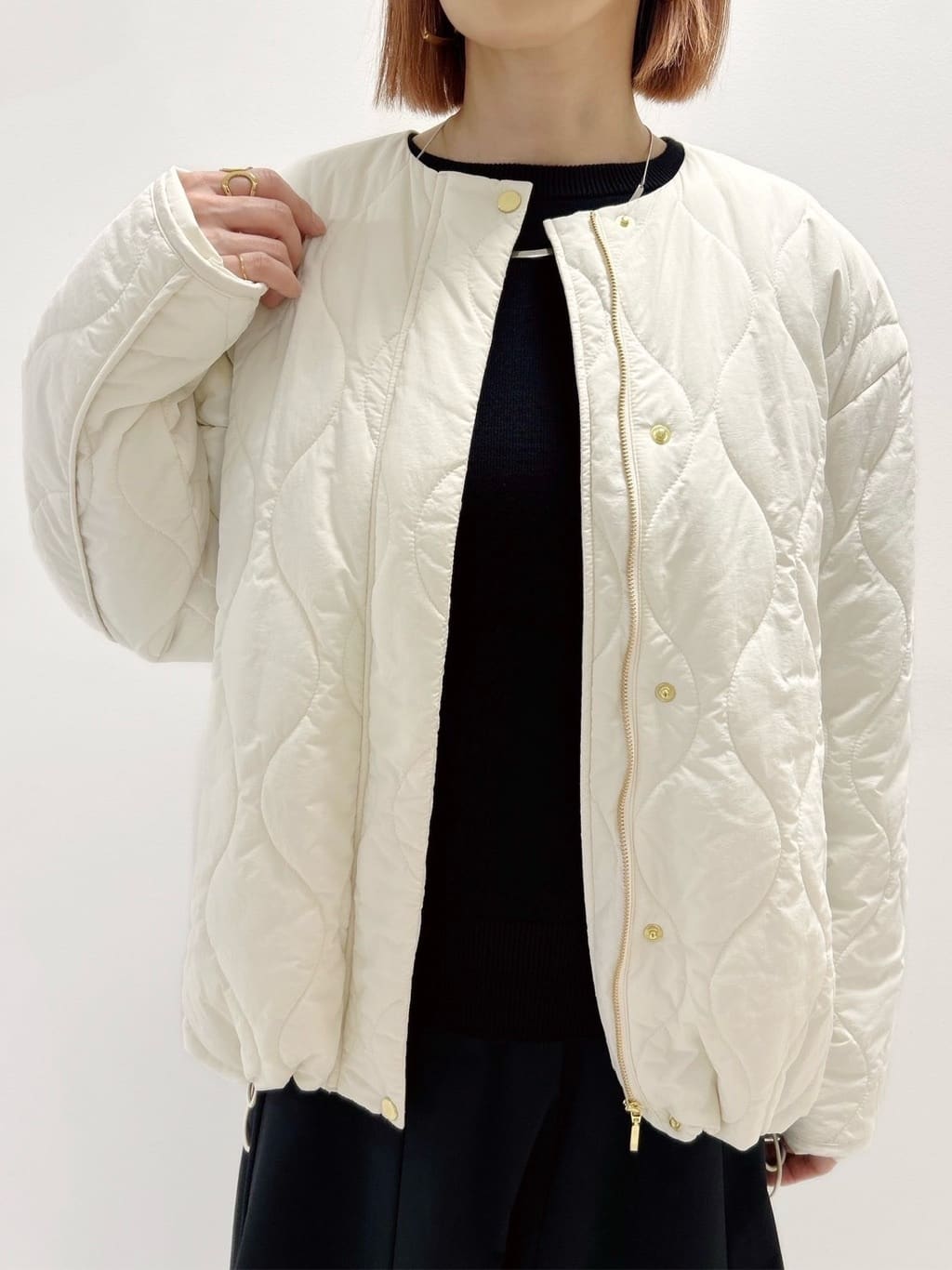 hacoさんの「UNTITLED｜【8色展開／コンパクト丈】レーヨン混 コクーンニット」を使ったコーディネート