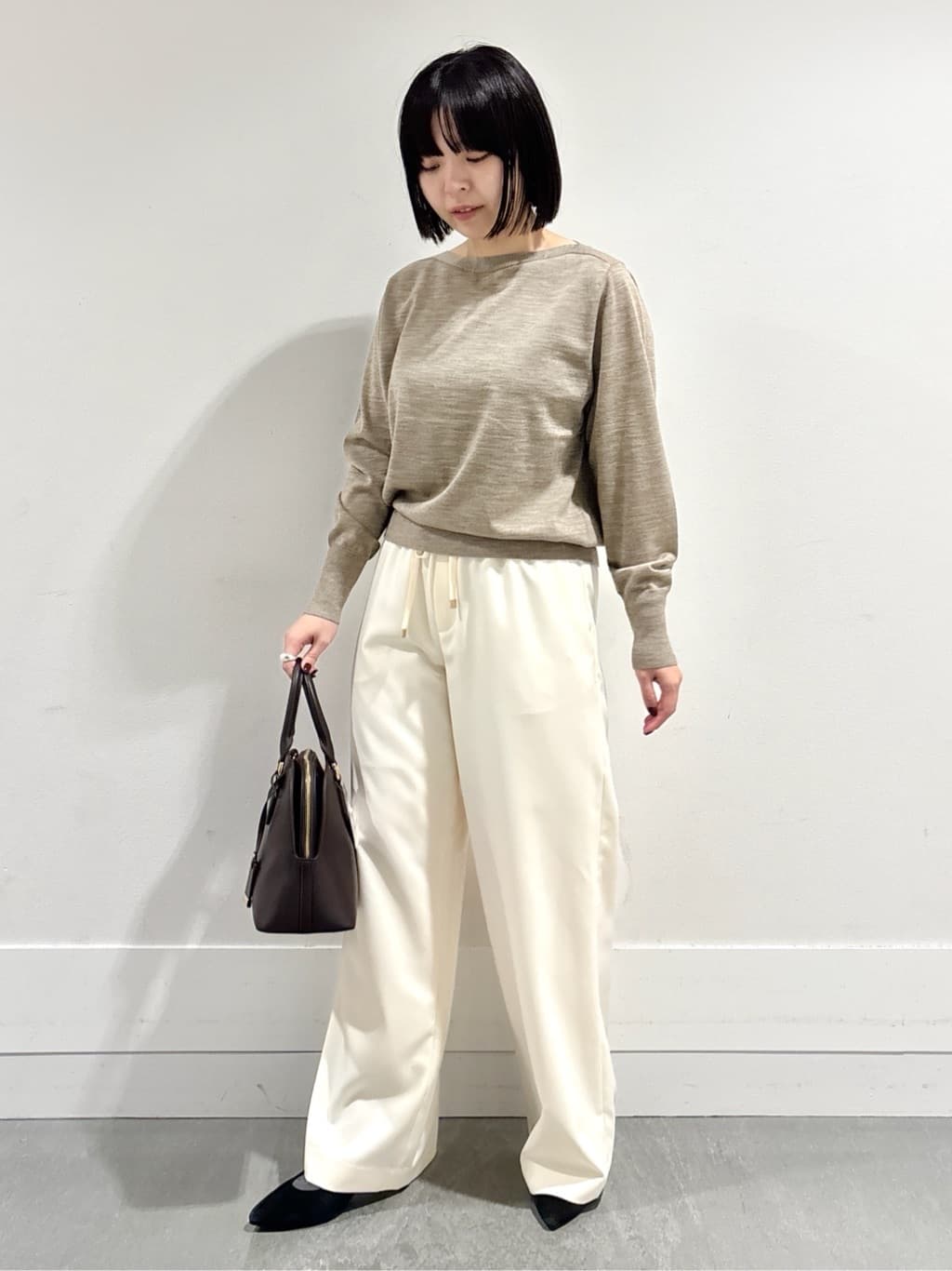 モエカさんの「UNTITLED｜【アンサンブル可/洗える】シルクウールカシミヤ ドルマンスリーブニット」を使ったコーディネート