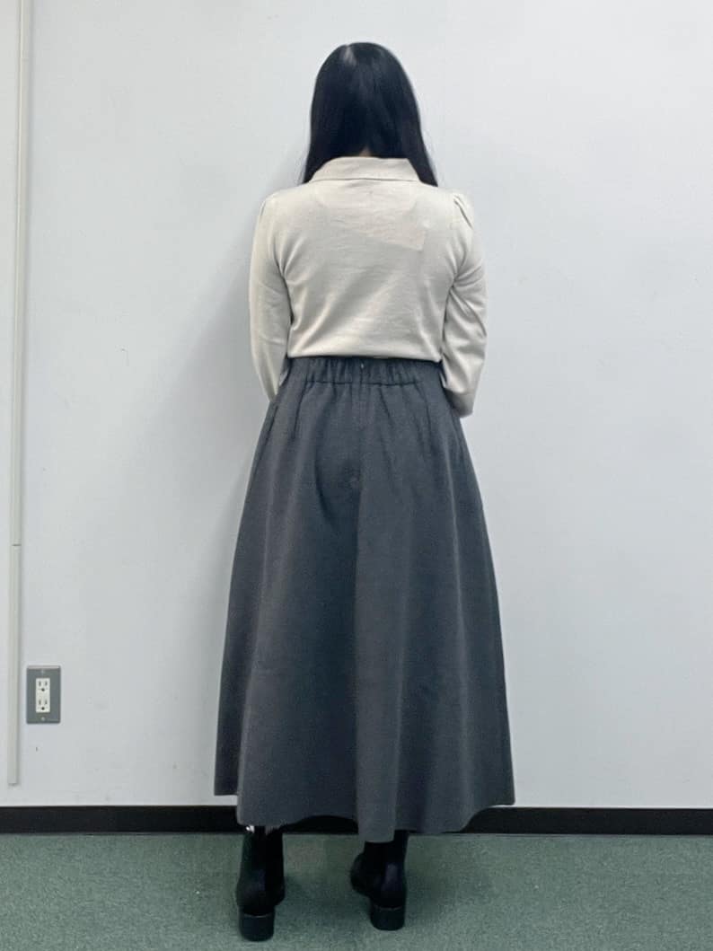 Hitomiさんの「index｜ゴールドパーツ付きボウタイニット【洗濯機OK】《10col／XS～LL》」を使ったコーディネート