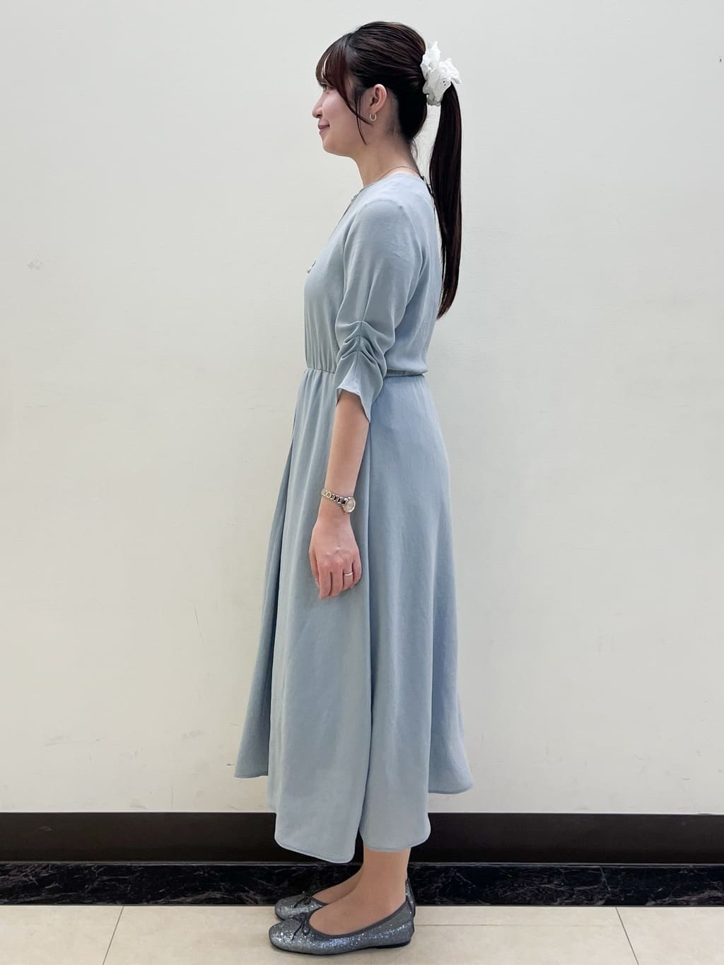 mikikoさんの「Reflect｜【WEB先行カラーあり／手洗い可／アンサンブル可】バイカラーカーディガン」を使ったコーディネート