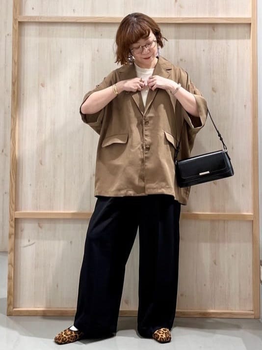 nakoさんの「THE SHOP TK｜ドルマン半袖ジャケット【洗える】」を使ったコーディネート