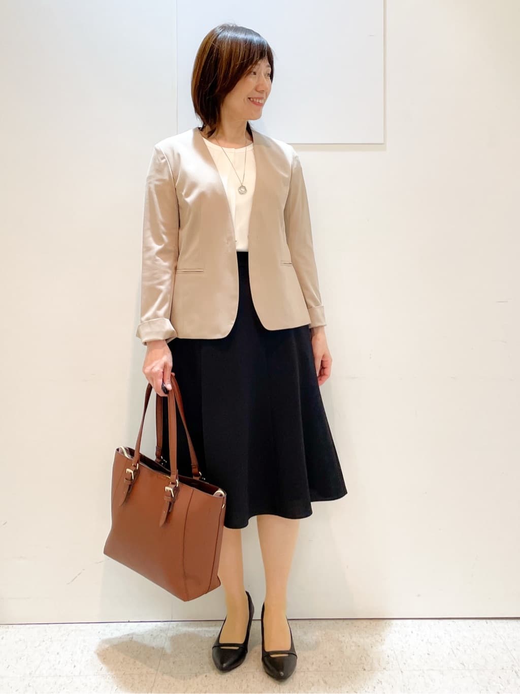 めいさんの「Reflect｜【一枚着で着映え◎／ジャケットのインナーにも】フロント開きブラウス」を使ったコーディネート