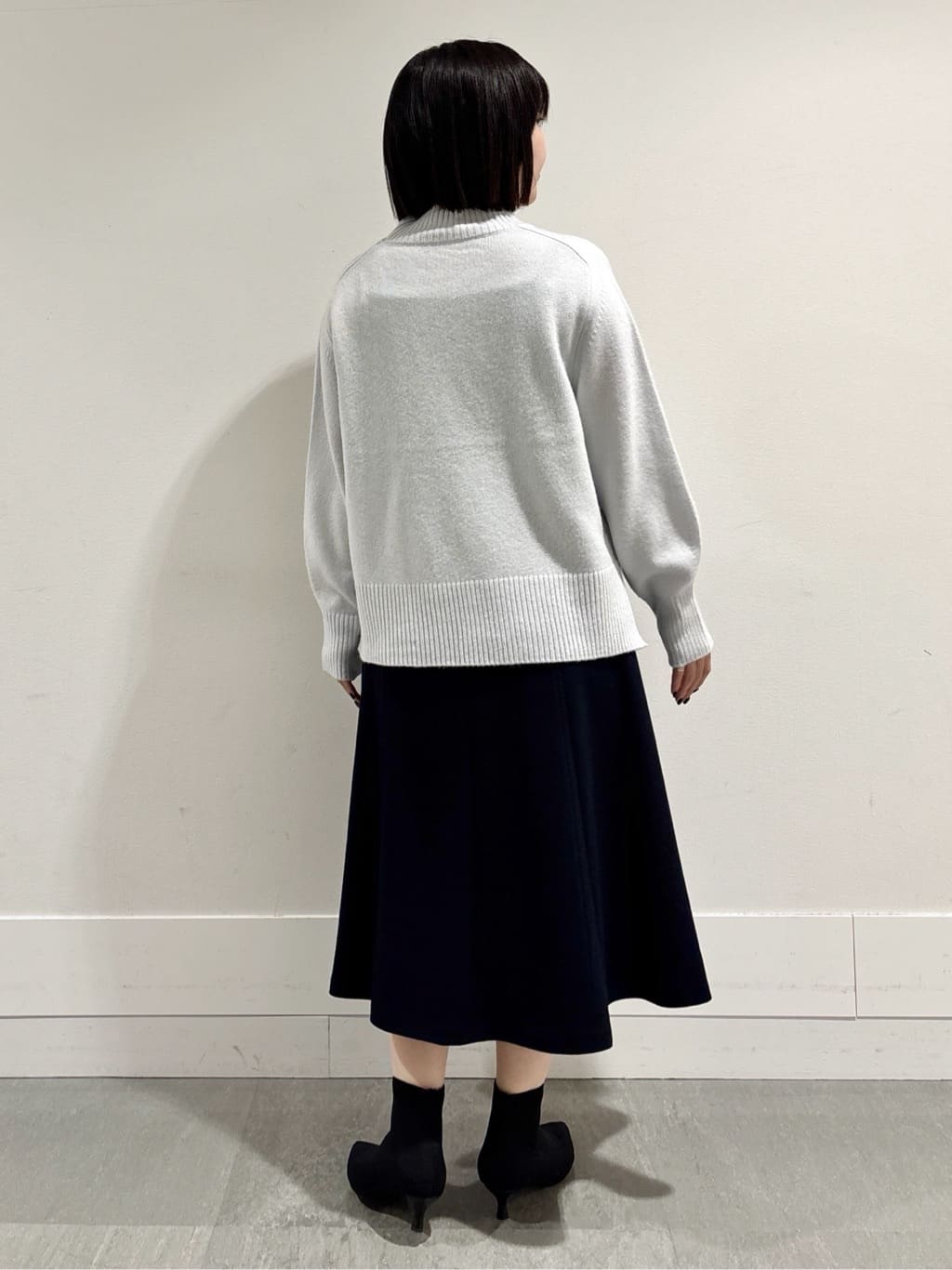 モエカさんの「UNTITLED｜【ウール100%/後ろウエストゴム】ミルドスムースフレアスカート」を使ったコーディネート