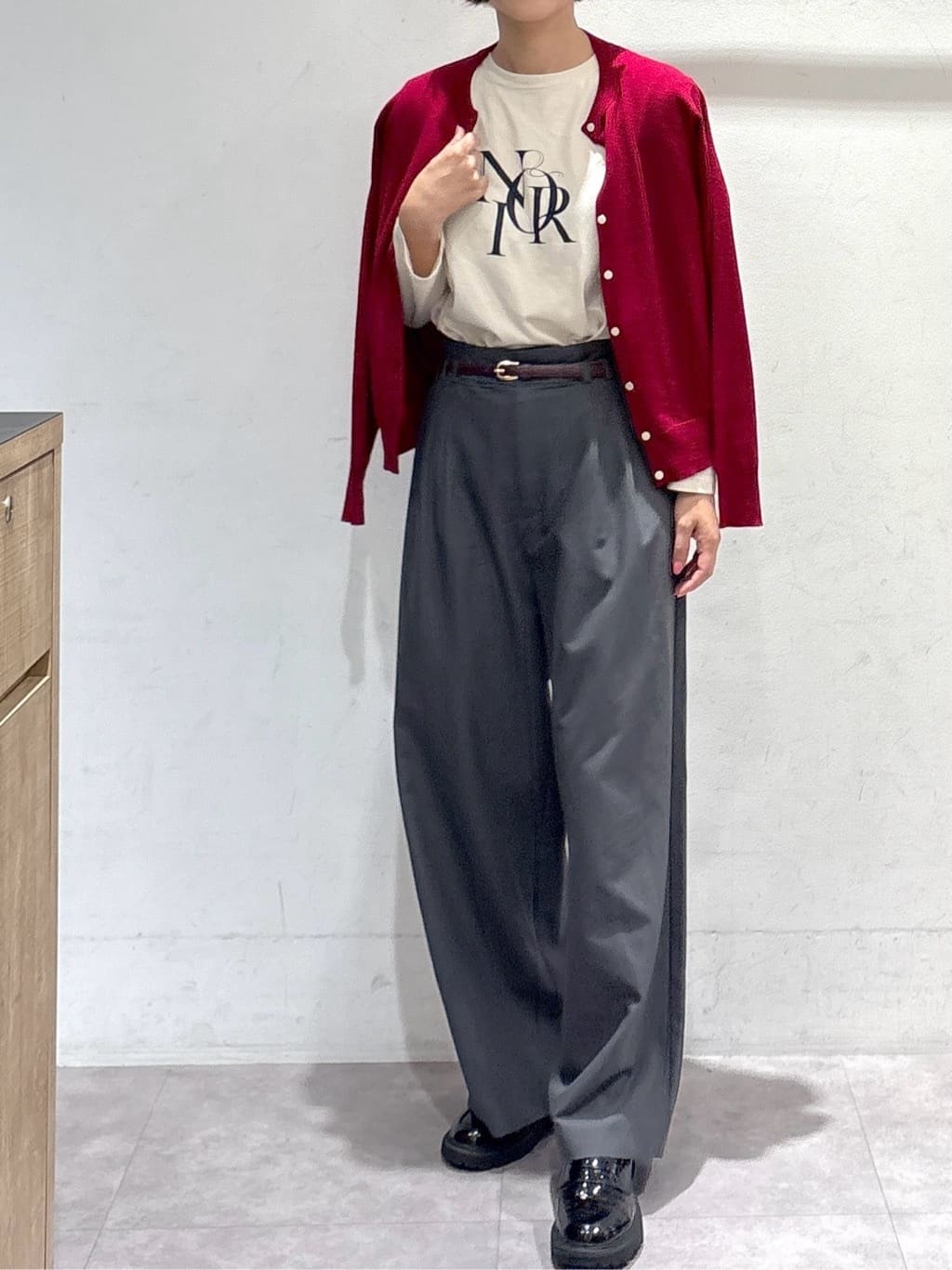 たけねぇさんの「OPAQUE.CLIP｜ロングロゴTシャツ【洗濯機OK】」を使ったコーディネート