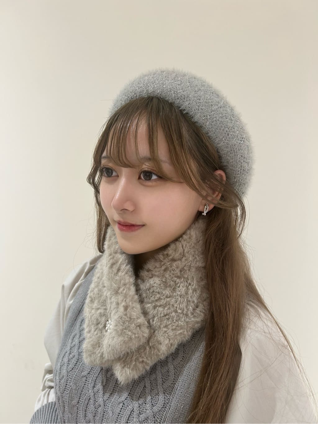 ゆめさんの「grove｜一枚で華やぐ、袖布帛ケーブルニットワンピース」を使ったコーディネート
