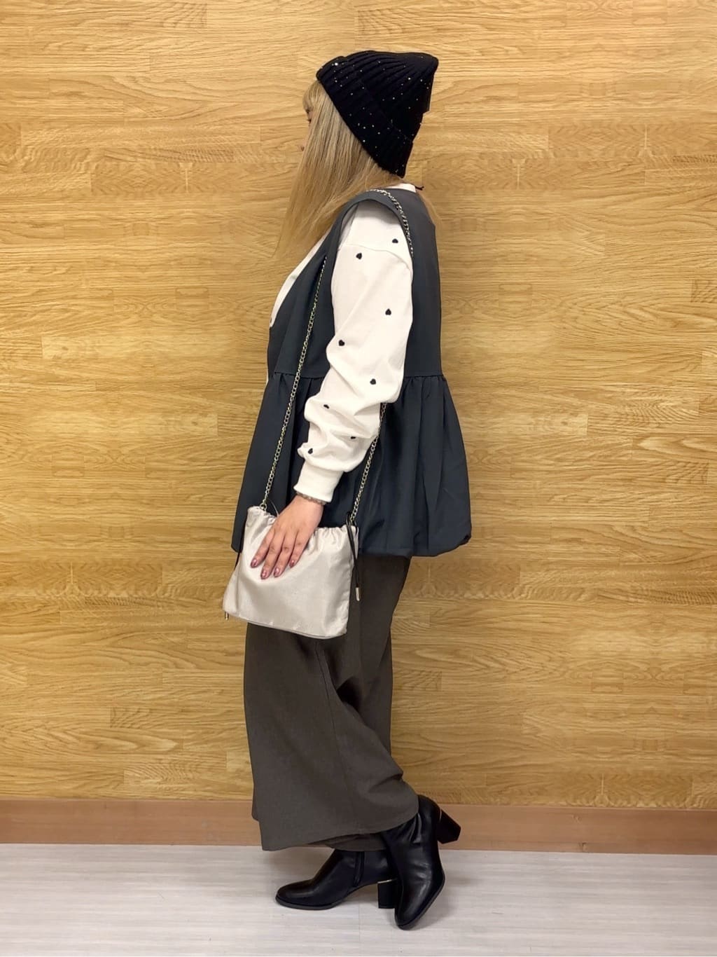 ぁむさんの「SHOO･LA･RUE｜【S-LL】美シルエット 裾バルーンシルエットジレ」を使ったコーディネート