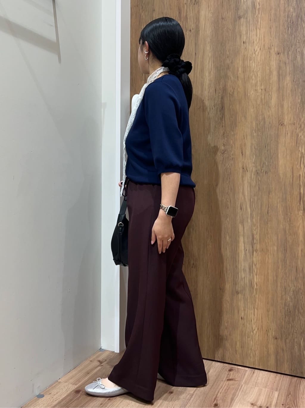 Reinaさんの「grove｜すっきりもリラックスも叶える　ウエストイージー美脚フレアパンツ」を使ったコーディネート