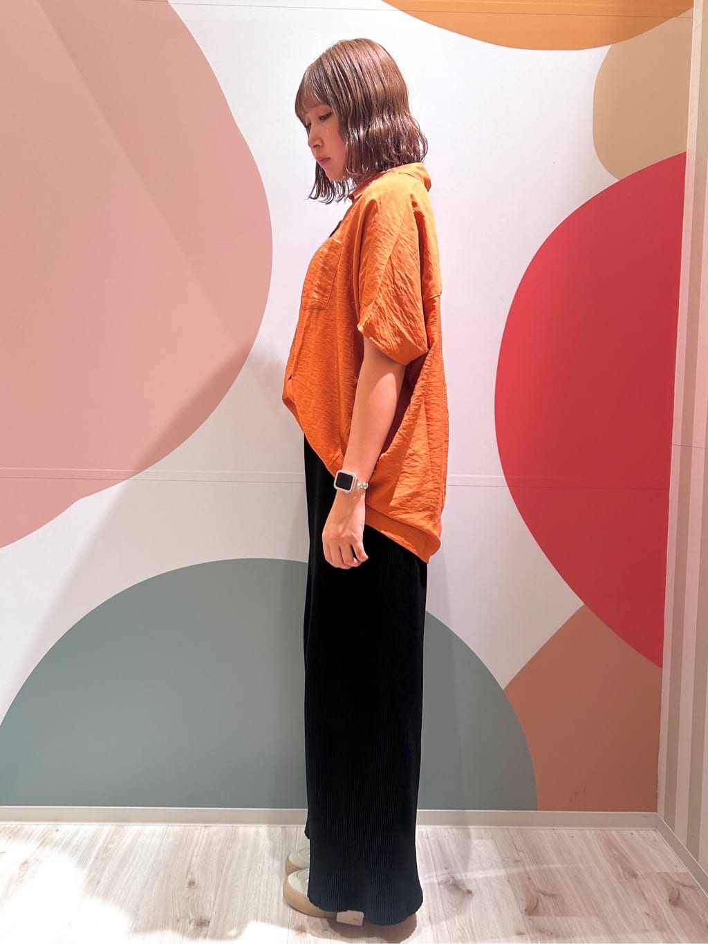 末っ子さんの「SHOO･LA･RUE｜【洗える/S-LL/5分袖】1枚でも羽織としても。さらさらドレープシャツ」を使ったコーディネート