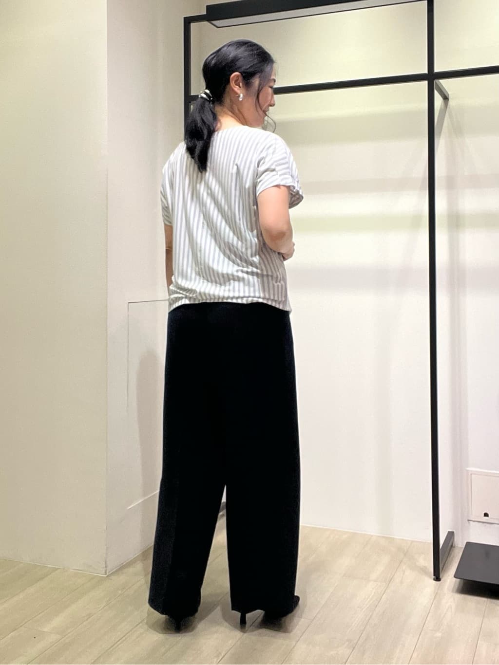 TOMOMIさんの「INDIVI｜【着る日傘／遮熱／UVケア】ワイドパンツ」を使ったコーディネート