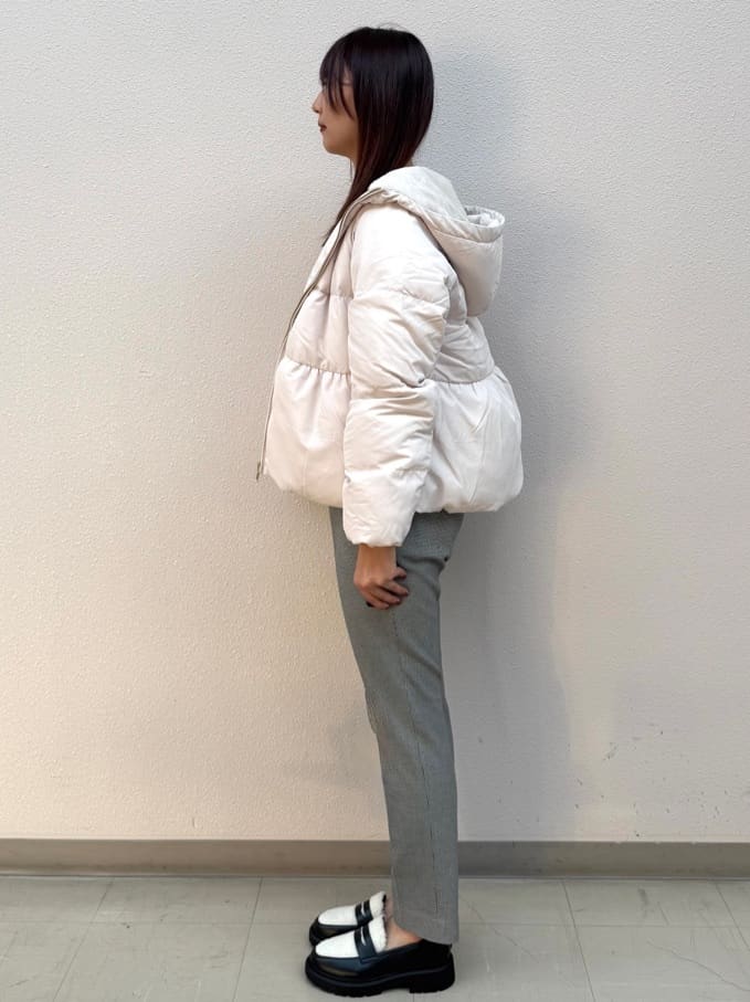 mihaさんの「index｜KAWADAダウンペプラムショートコート【撥水／洗濯機OK／静電気防止裏地】」を使ったコーディネート