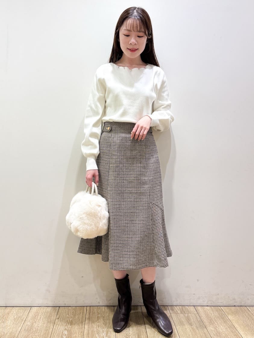 ayaさんの「index｜ラメスカラップビジューデザインニット【洗濯機OK】《6col／S～LL》」を使ったコーディネート
