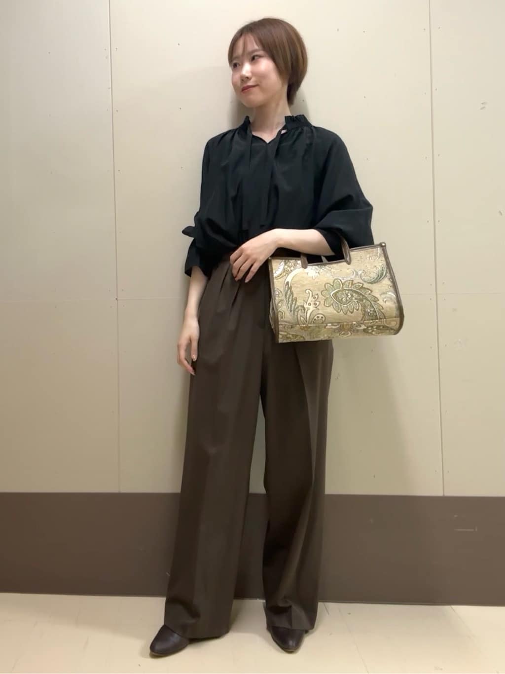 mioさんの「UNTITLED｜【洗える/はっ水/後ろウエストゴム】ストレッチ2タックワイドパンツ」を使ったコーディネート