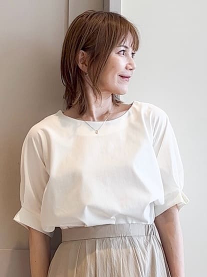 yamakoさんの「grove｜透け感がムードある 大人のタックギャザースカート」を使ったコーディネート