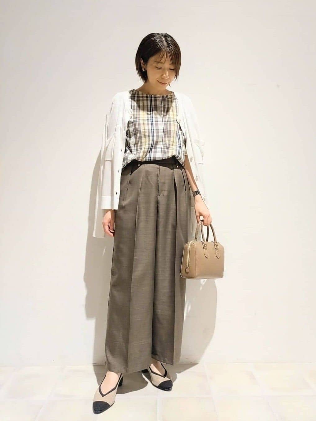 miomioさんの「SHOO･LA･RUE｜【S-LL/5分袖】お袖タックできれいに魅せる 大人のチェックブラウス」を使ったコーディネート