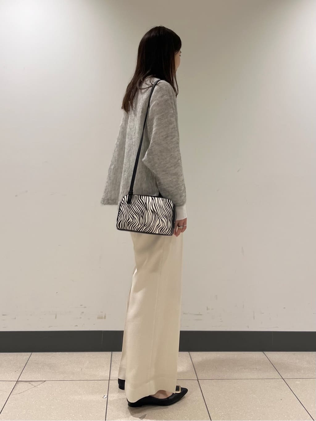 shokoさんの「INDIVI｜【キッドモヘヤ素材】ラウンドヘムニット」を使ったコーディネート