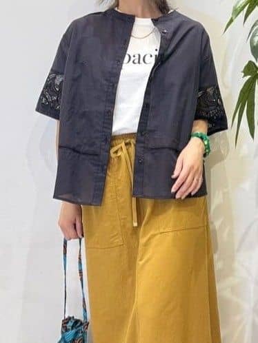 misakiさんの「SHOO･LA･RUE｜【S-LL/6分袖】レースデザインで華やか見え お袖刺繍ブラウス」を使ったコーディネート