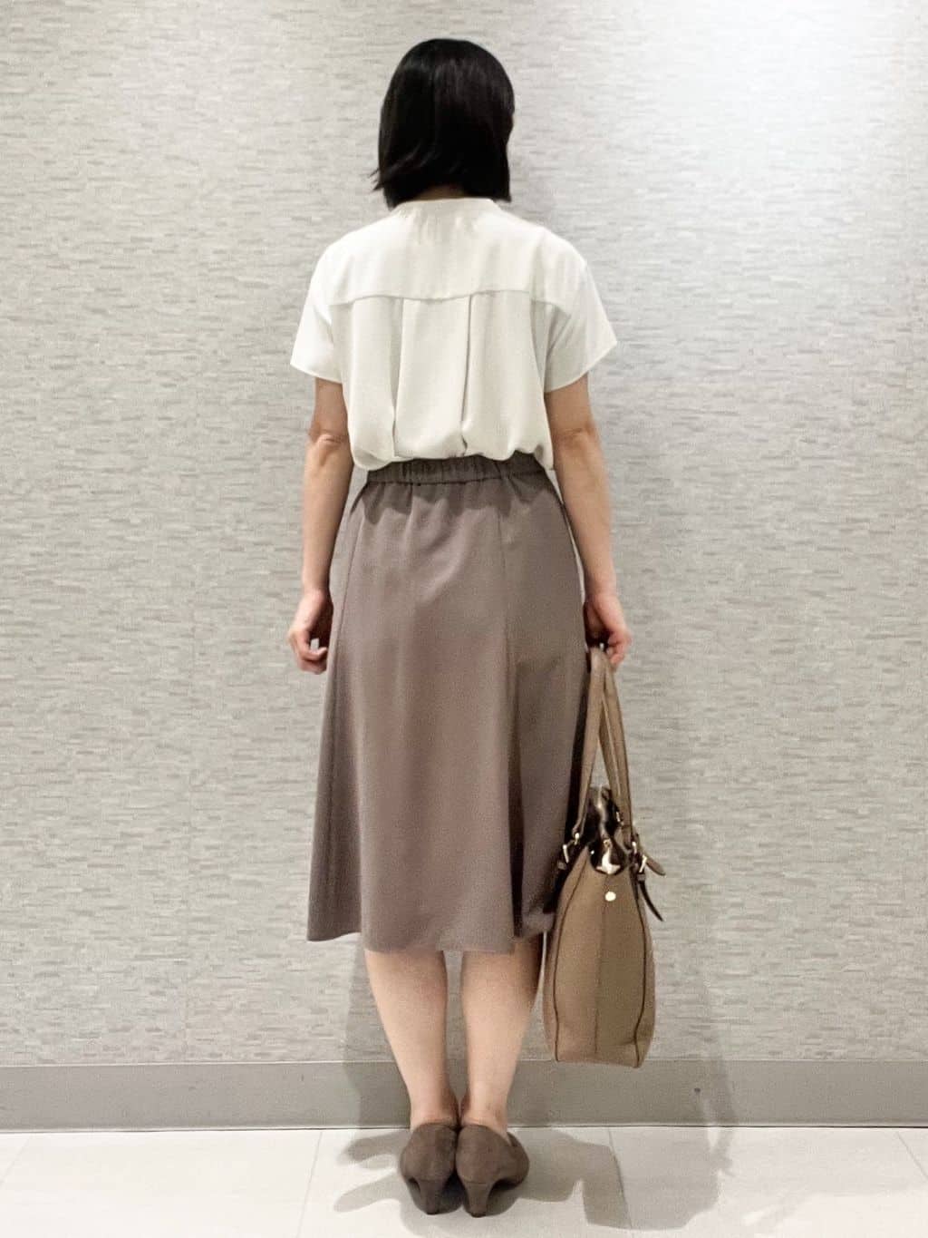 marikoさんの「Reflect｜【インナーに◎／すっきり見え！長め丈】タックデティールブラウス」を使ったコーディネート