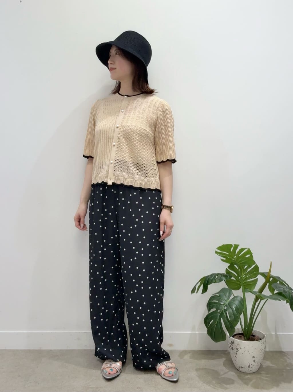 Suma Una本部スタッフさんの「SunaUna｜【リラクシー】ドット柄ワイドパンツ」を使ったコーディネート