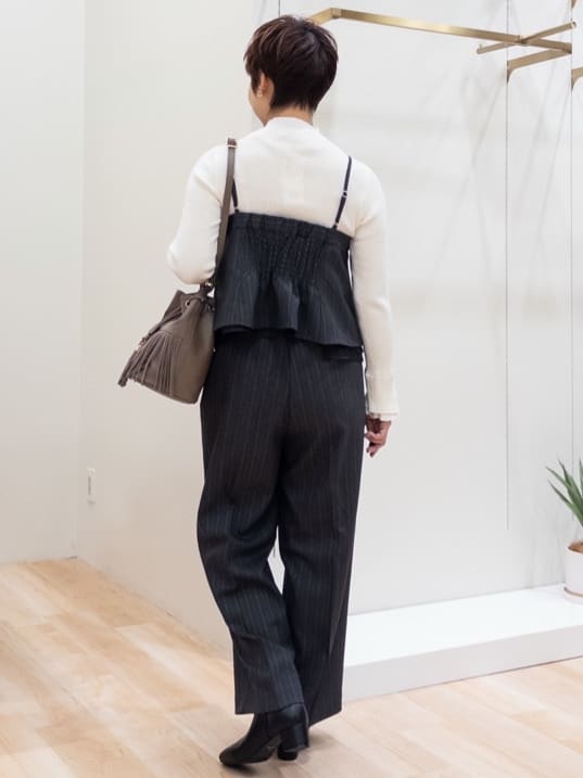 シュウコさんの「grove｜【2点SET/体型カバー】透け感とレイヤードで大人の遊び心を、ビスチェSET UP」を使ったコーディネート
