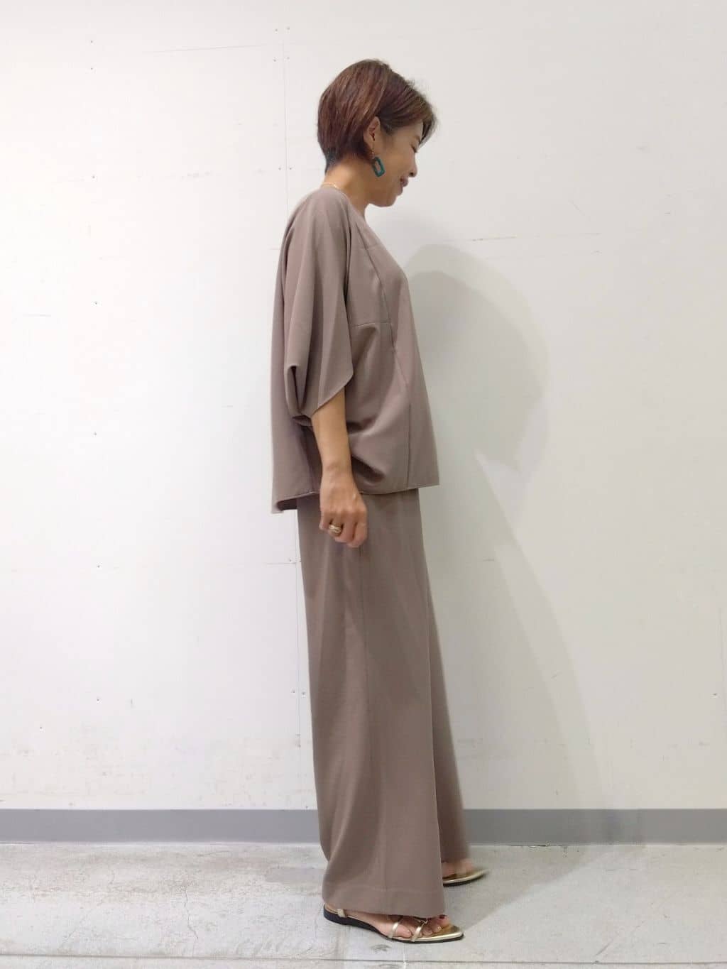 Kさんの「INDIVI｜【体型カバー/SETUP可能】ジョーゼット　ドルマンブラウス」を使ったコーディネート