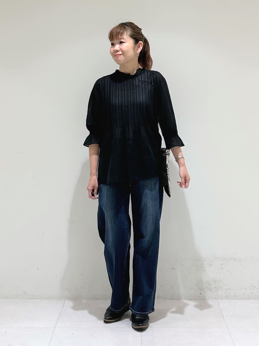 tsuyuさんの「INDIVI｜【セットアップ可能】凹凸ストレッチ素材テーラードカラージレジャケット」を使ったコーディネート