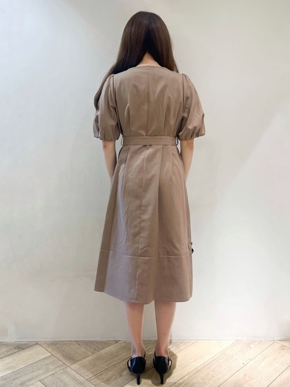 nanaさんの「index｜タックパフスリーブワンピース【洗濯機洗い可／イージーアイロン】」を使ったコーディネート