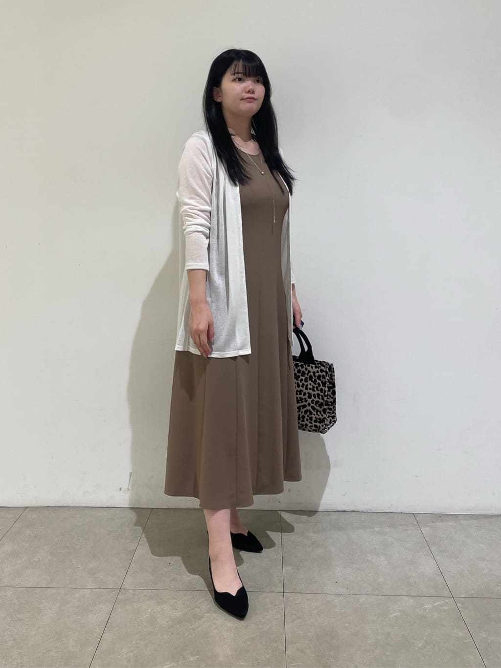 emikaさんの「INDIVI｜【洗える／シアーストライプ柄】着流しジャージカーディガン」を使ったコーディネート