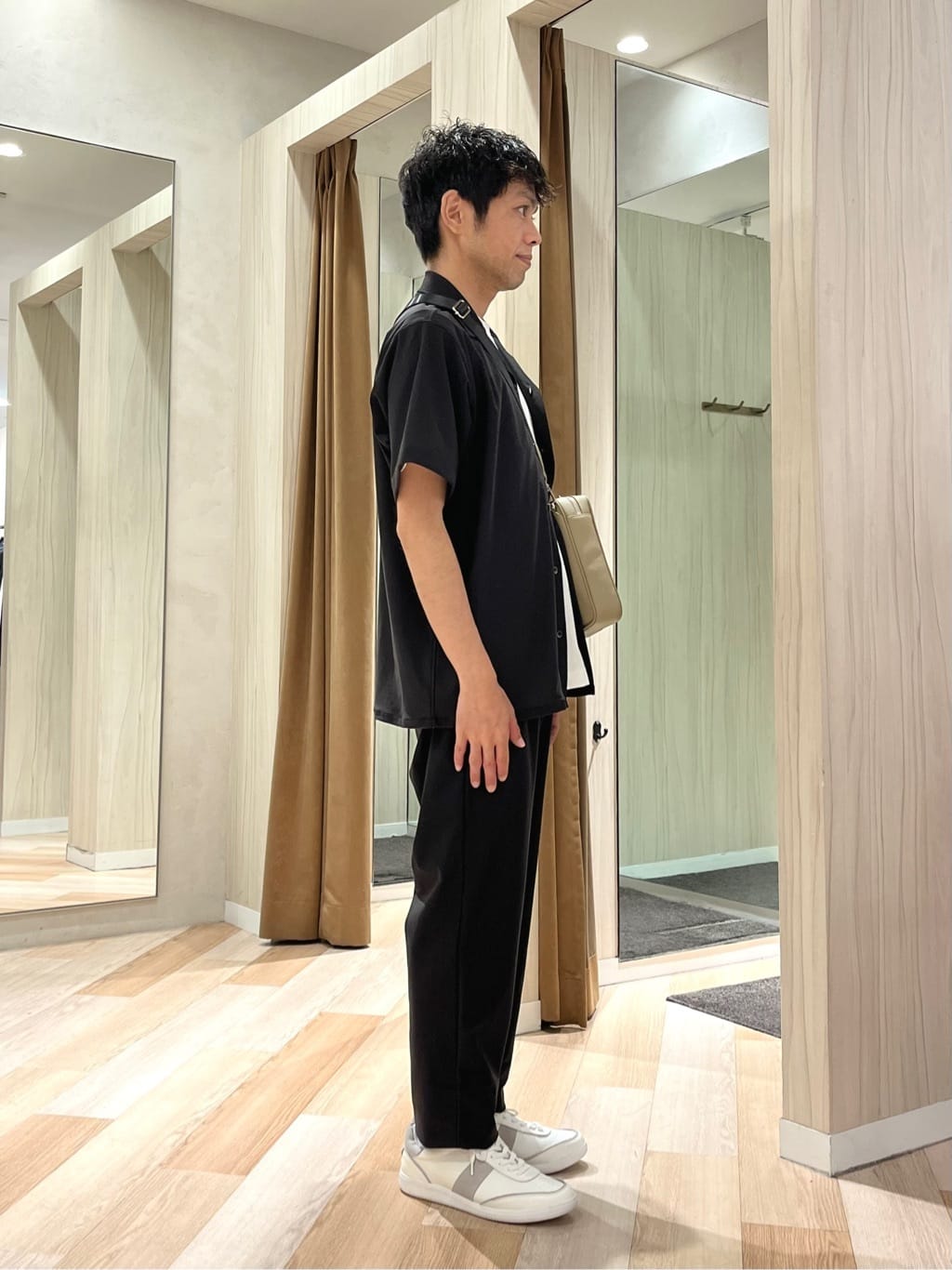 URAさんの「TAKEO KIKUCHI｜マイクロファイバークロスボディバッグ」を使ったコーディネート